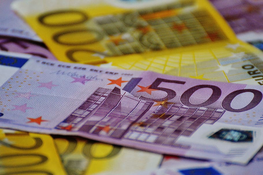 money-bills-notes-euros.jpg